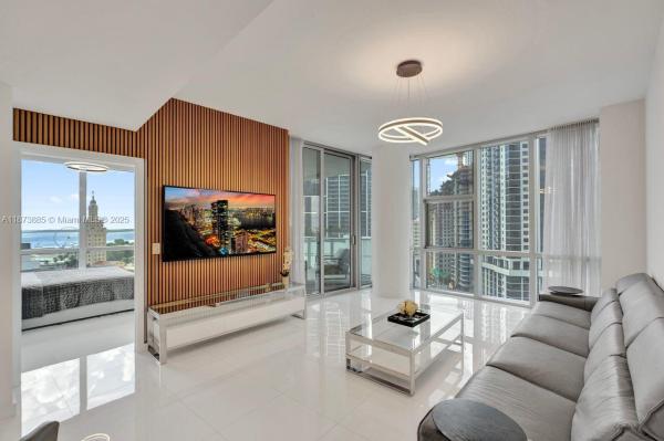 851 NE 1ST AVE #1411, MIAMI, FL 33132