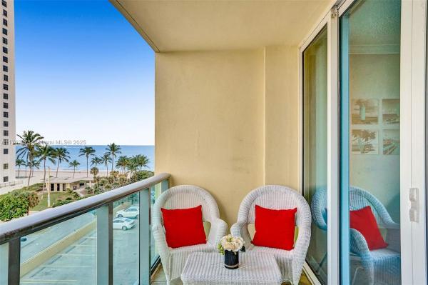 2501 S OCEAN DR #538 (AVAILABLE DEC 11), HOLLYWOOD, FL 33019