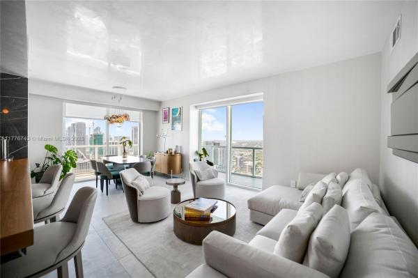 QUANTUM ON THE BAY CONDO