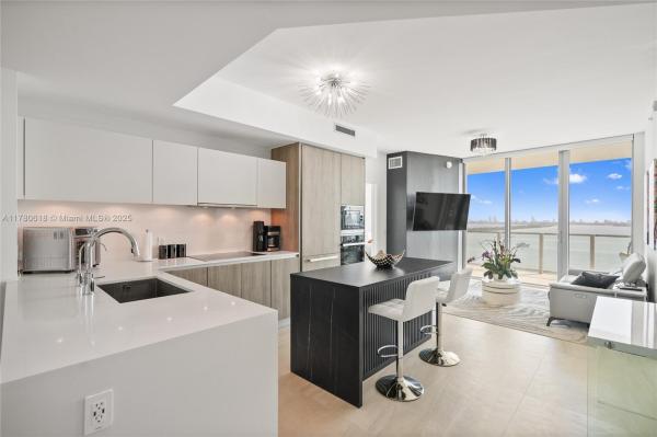 BISCAYNE BEACH CONDO