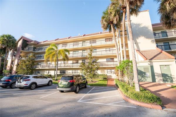 Hammocks Lake Forest