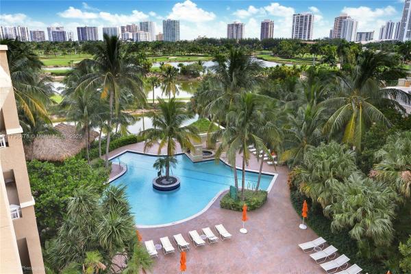19501 W COUNTRY CLUB DR #504, AVENTURA, FL 33180