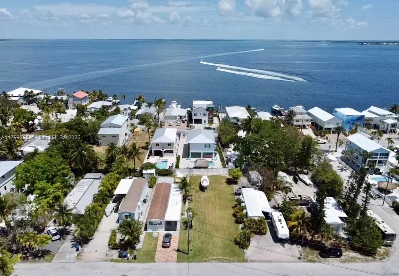 BERMUDA SHORES AMD - фото