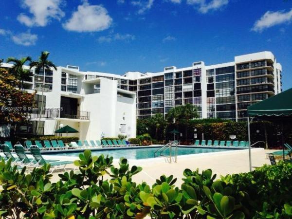 1000 PARKVIEW DR #605, HALLANDALE BEACH, FL 33009