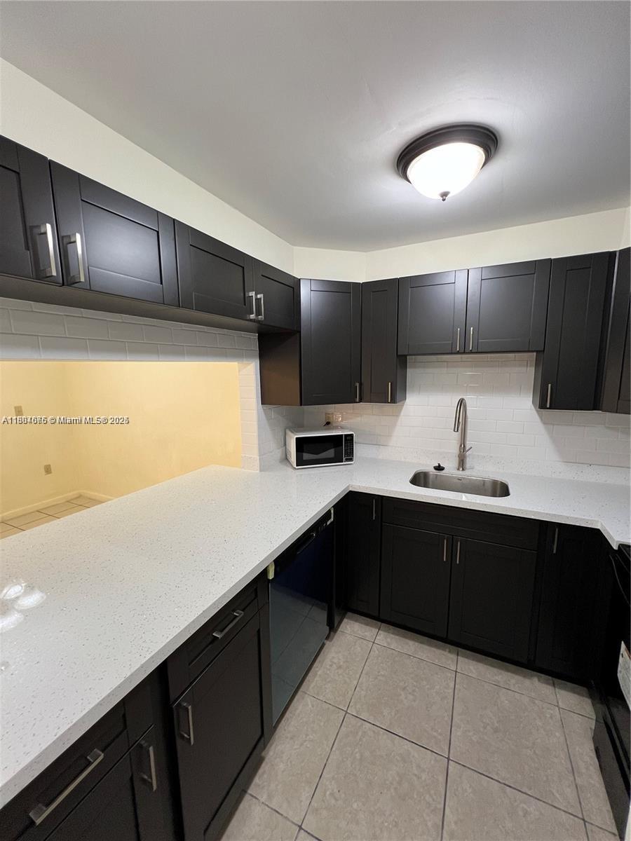 HERITAGE SQUARE CONDO - фото