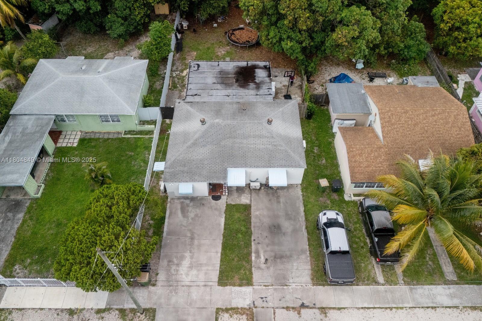 IRONS MANOR 5TH ADDN - фото