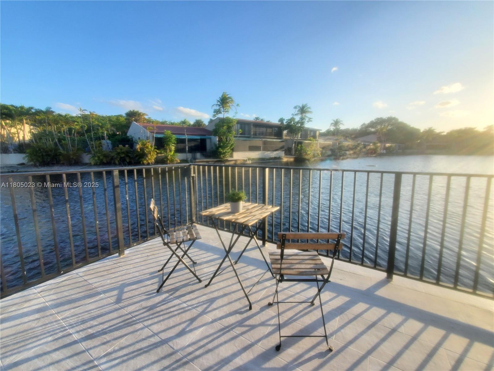 Lake Sandra - фото