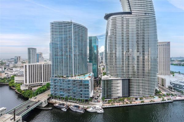 ICONBRICKELL CONDO NO 1