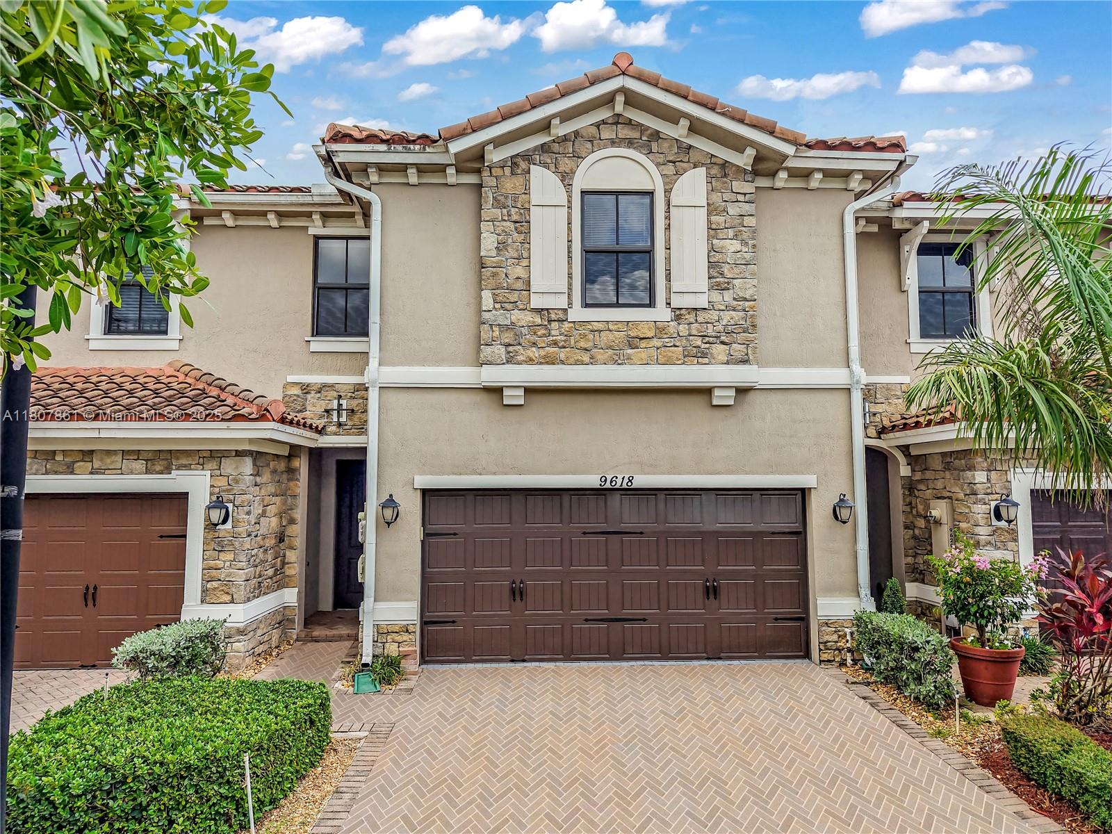 Town Parc at Miralago - фото