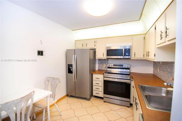 NORMANDY SH YACHT & CO CL