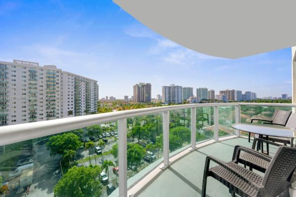 19370 COLLINS AVE #916, SUNNY ISLES BEACH, FL 33160