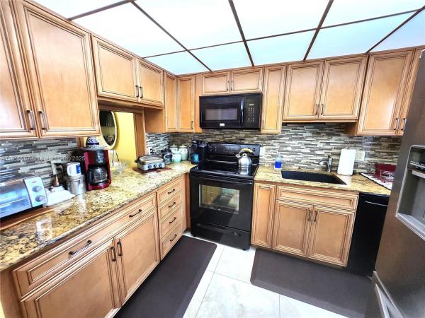 LIGHTHOUSE POINT GARDENS