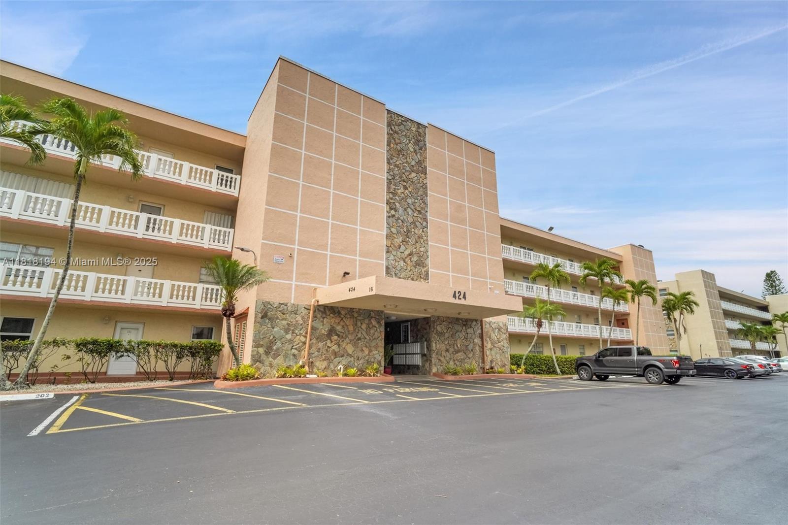 Meadowbrook Lakes View - фото