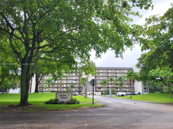 ROLLING HILLS GOLF TENNIS