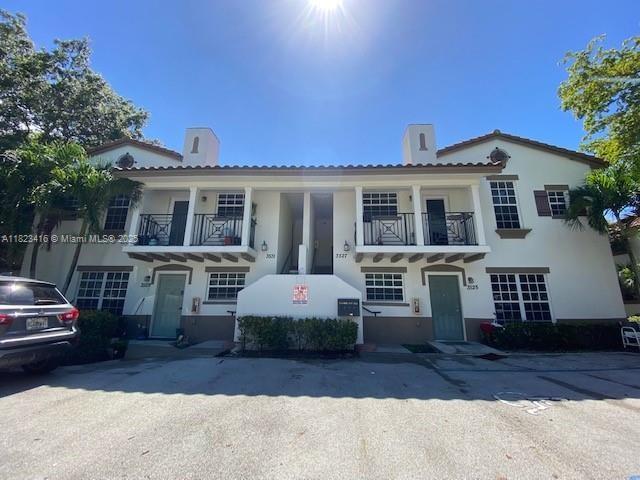 CASTLEWOOD - фото