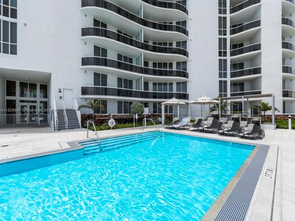 15901 COLLINS AVE #403, SUNNY ISLES BEACH, FL 33160