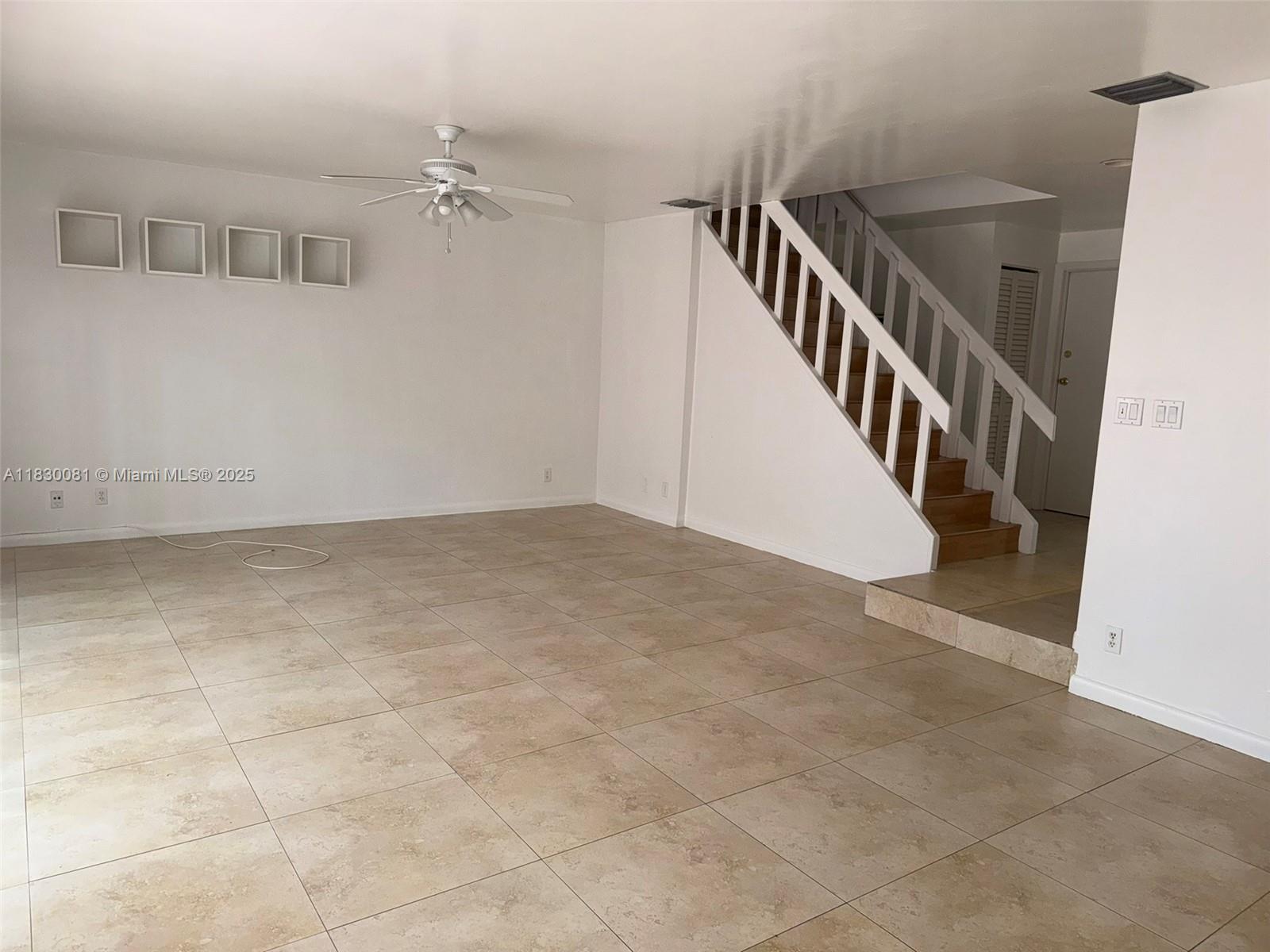 TOWNHOUSES AT JACARANDA C - фото