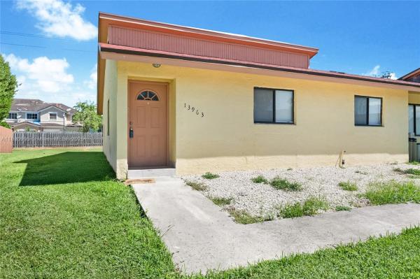 WATERSIDE TOWNHOMES SEC 2