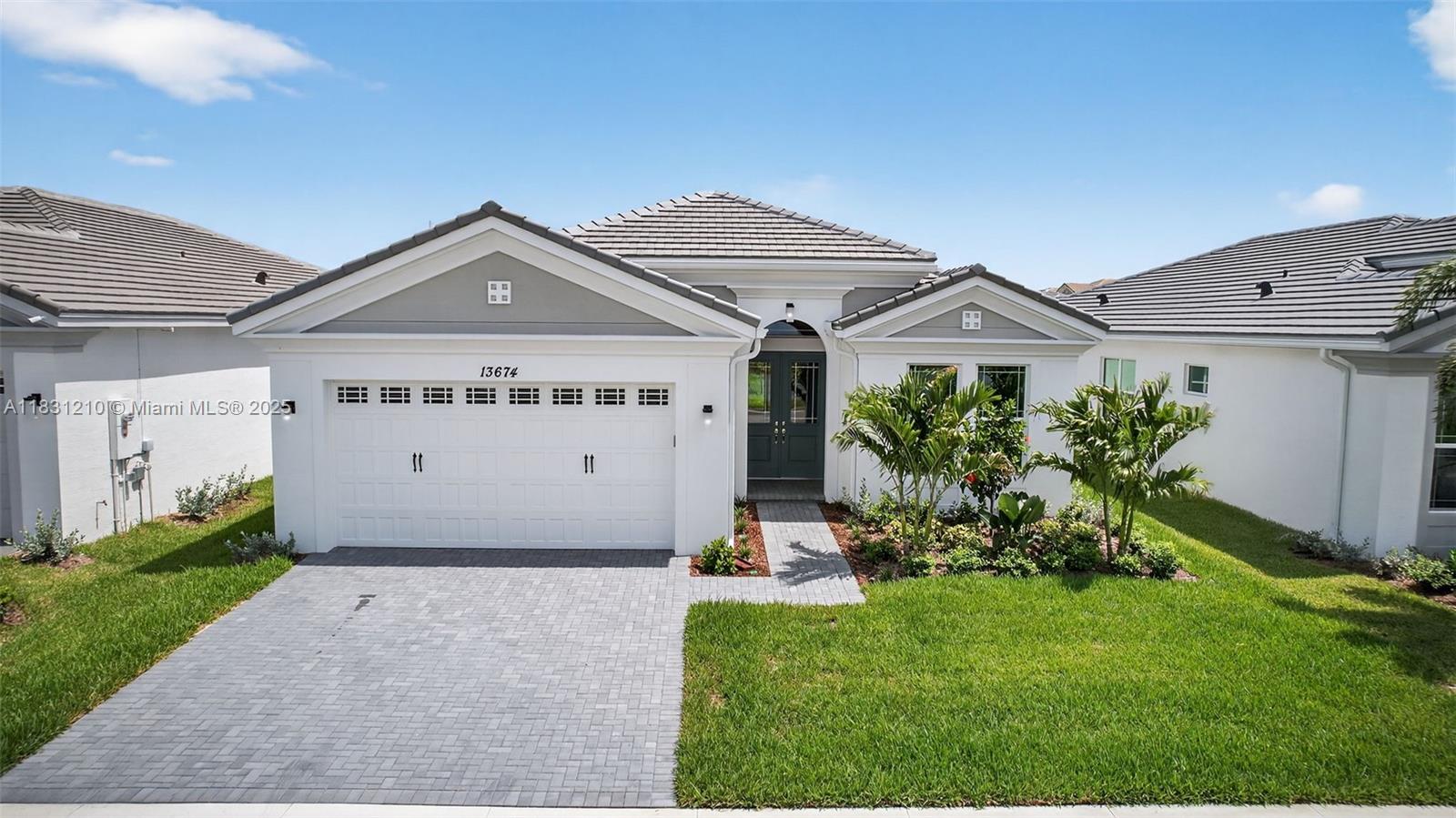 PINES OF WESTLAKE - фото