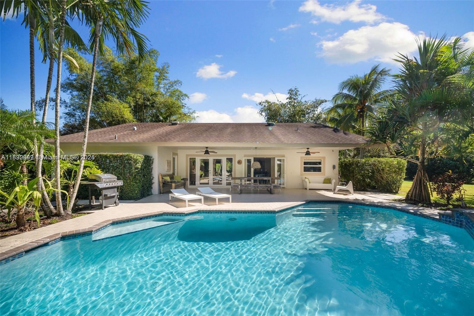 jomnel terace - фото