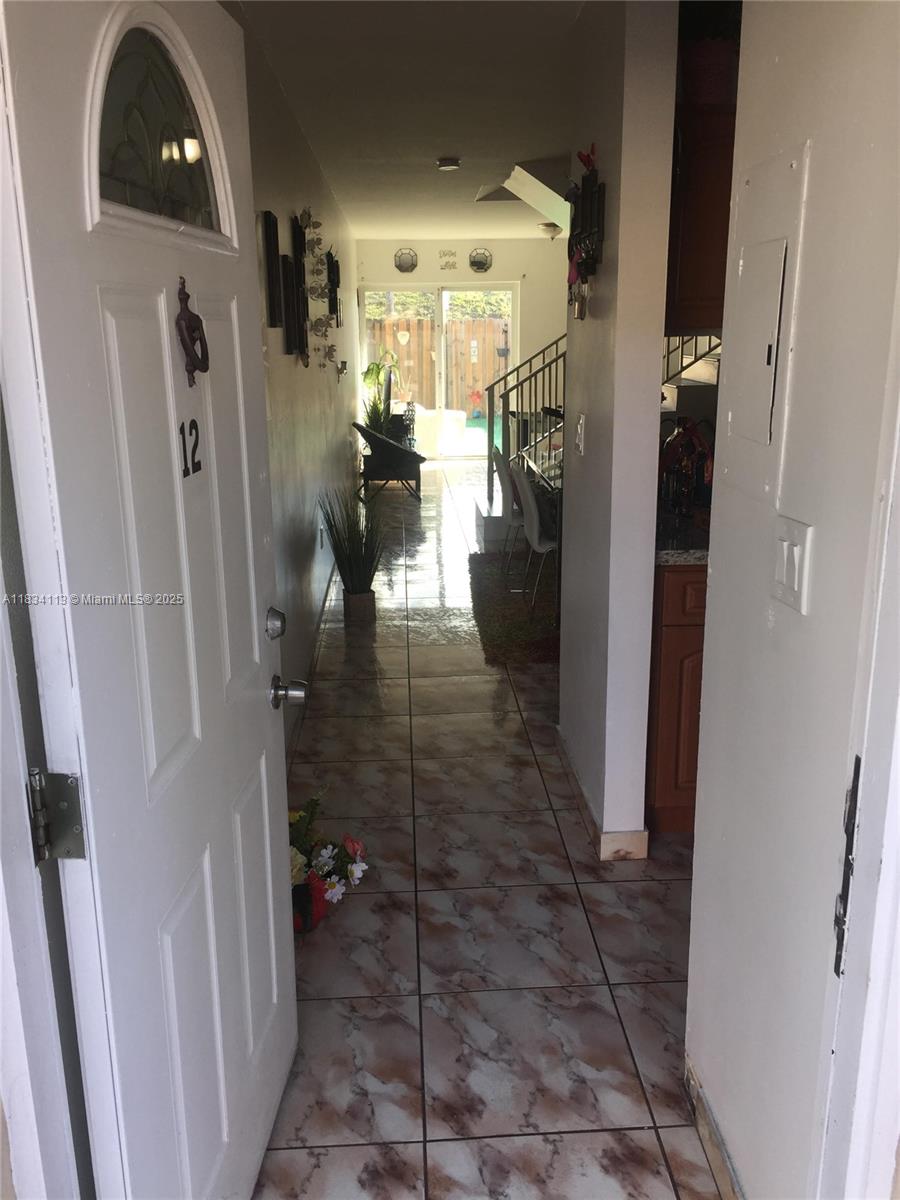 16700 CONDO - фото