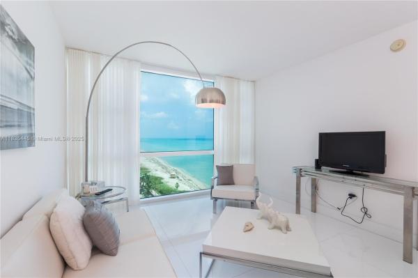 CENTRAL CARILLON BEACH