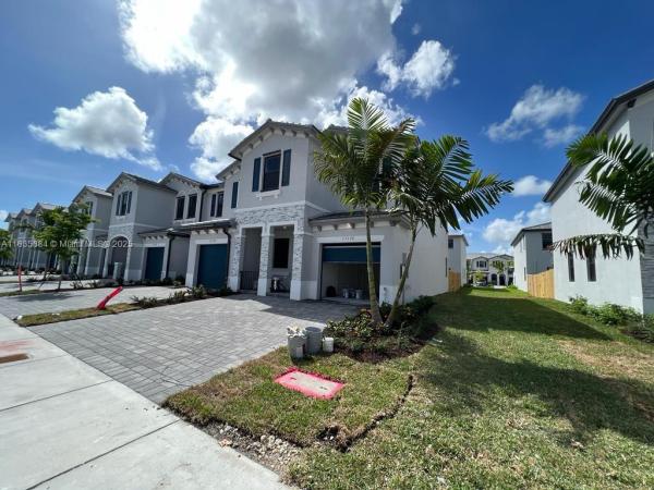 PINE ISLE PINE VISTA