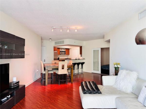 Metropolis 2 at Dadeland