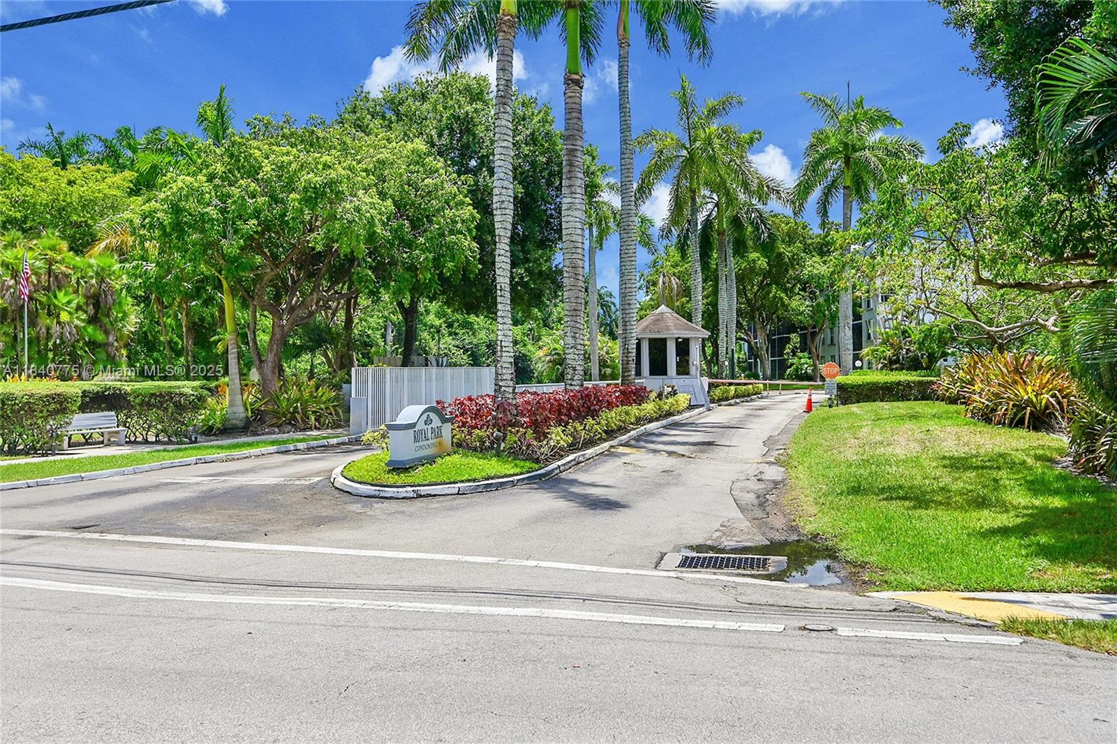 ROYAL PARK CONDO - фото