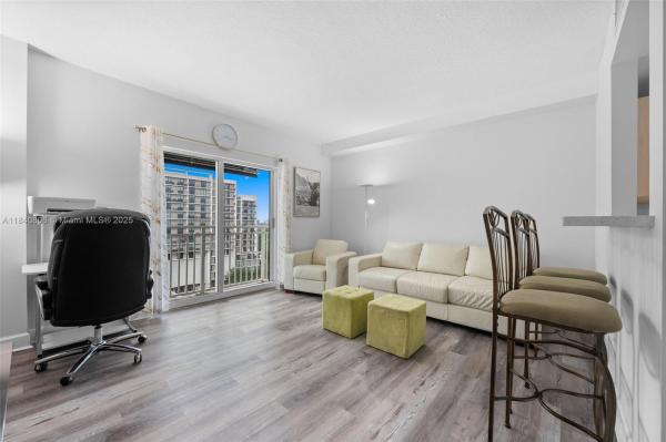DOUGLAS GRAND CONDO