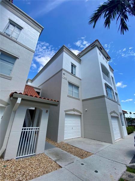 Residences at Legacy Plac