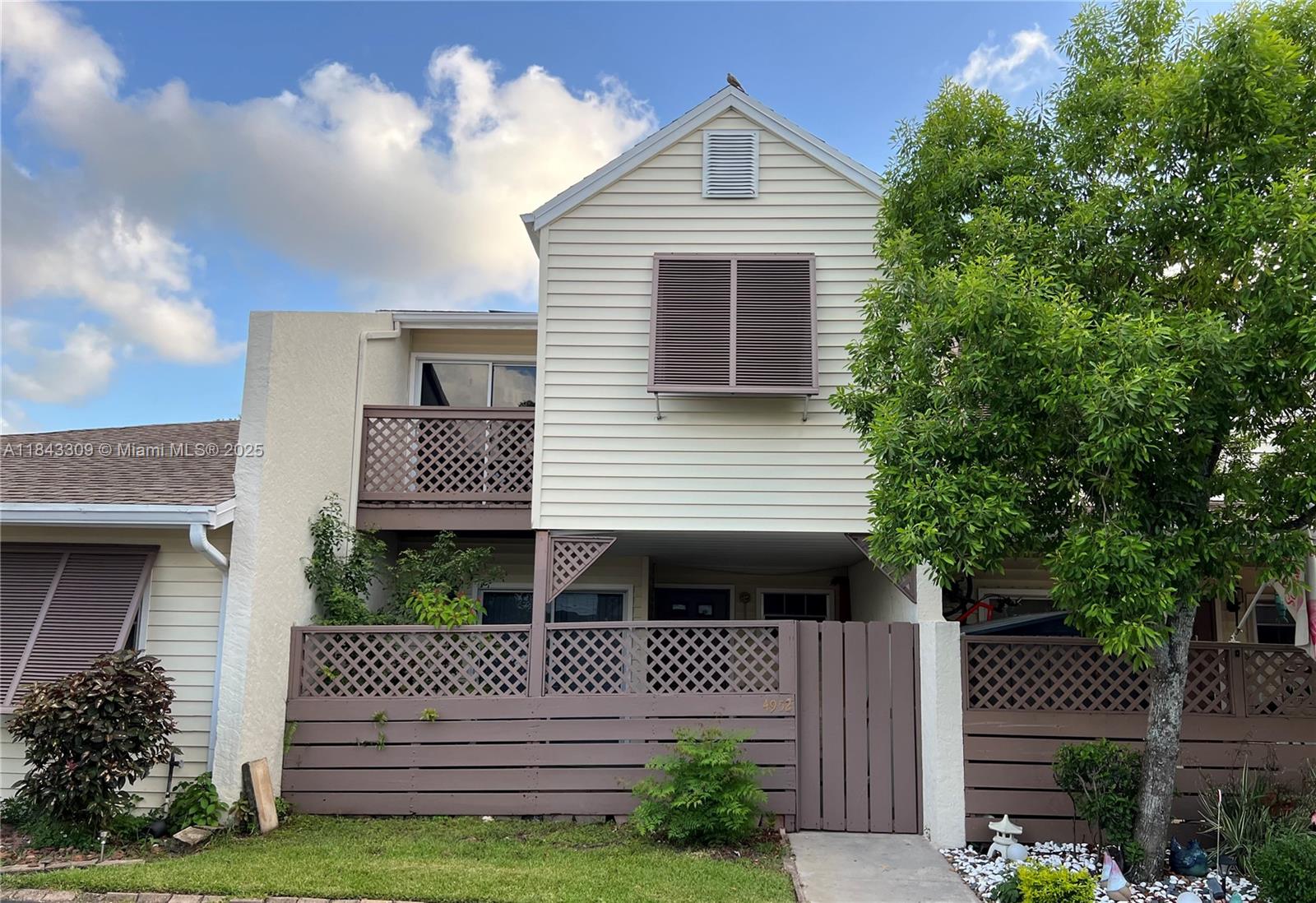 Coconut Key - фото