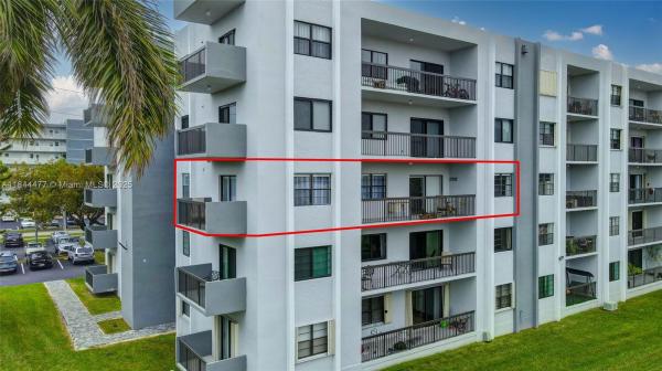 HALLANDALE GARDENS CONDO