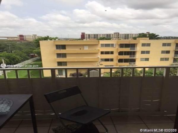 FONTAINEBLEAU GARDENS CON