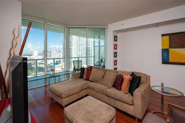 QUANTUM ON THE BAY CONDO