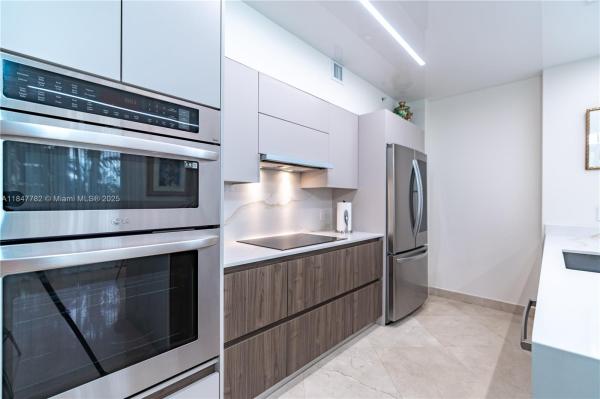 17555 ATLANTIC BLVD #5A, SUNNY ISLES BEACH, FL 33160