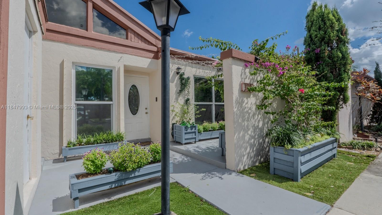 WATERSIDE VILLAS - фото