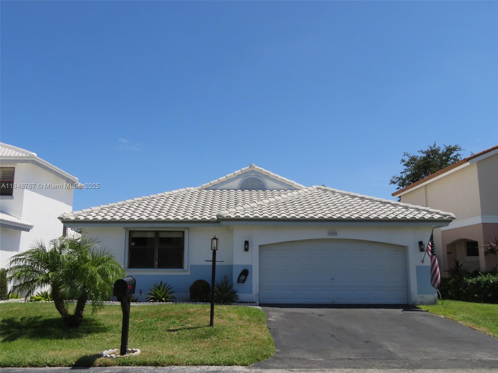 FALCONS LEA - фото