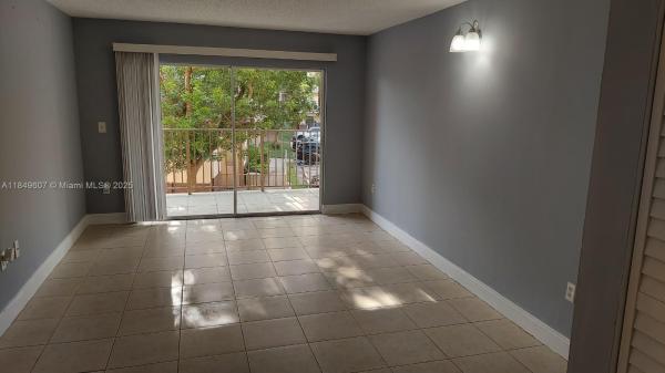 KENDALL LAKE TOWERS CONDO