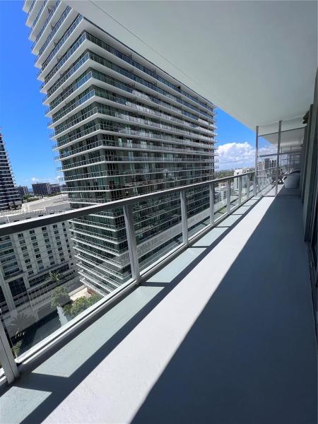 THE AXIS ON BRICKELL II C