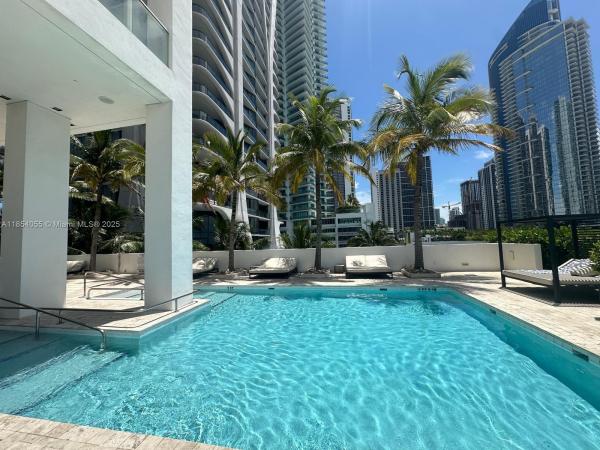 TEN MUSEUM PK RESIDENTIAL