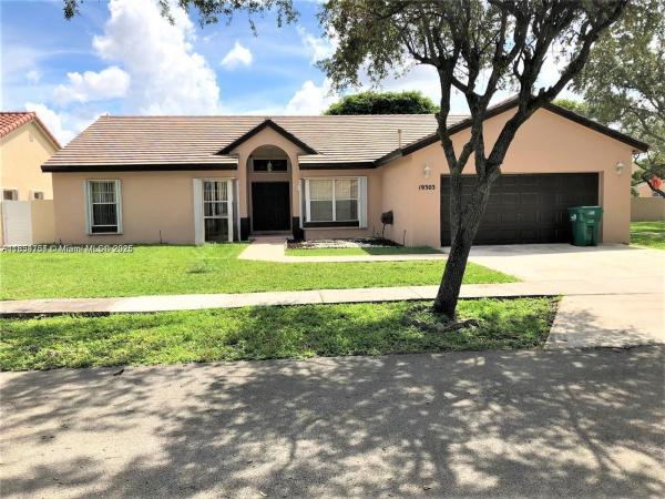 LAKES ON THE GREEN REPLAT