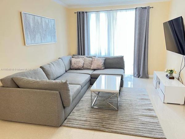 17100 N BAY RD #1502, SUNNY ISLES BEACH, FL 33160