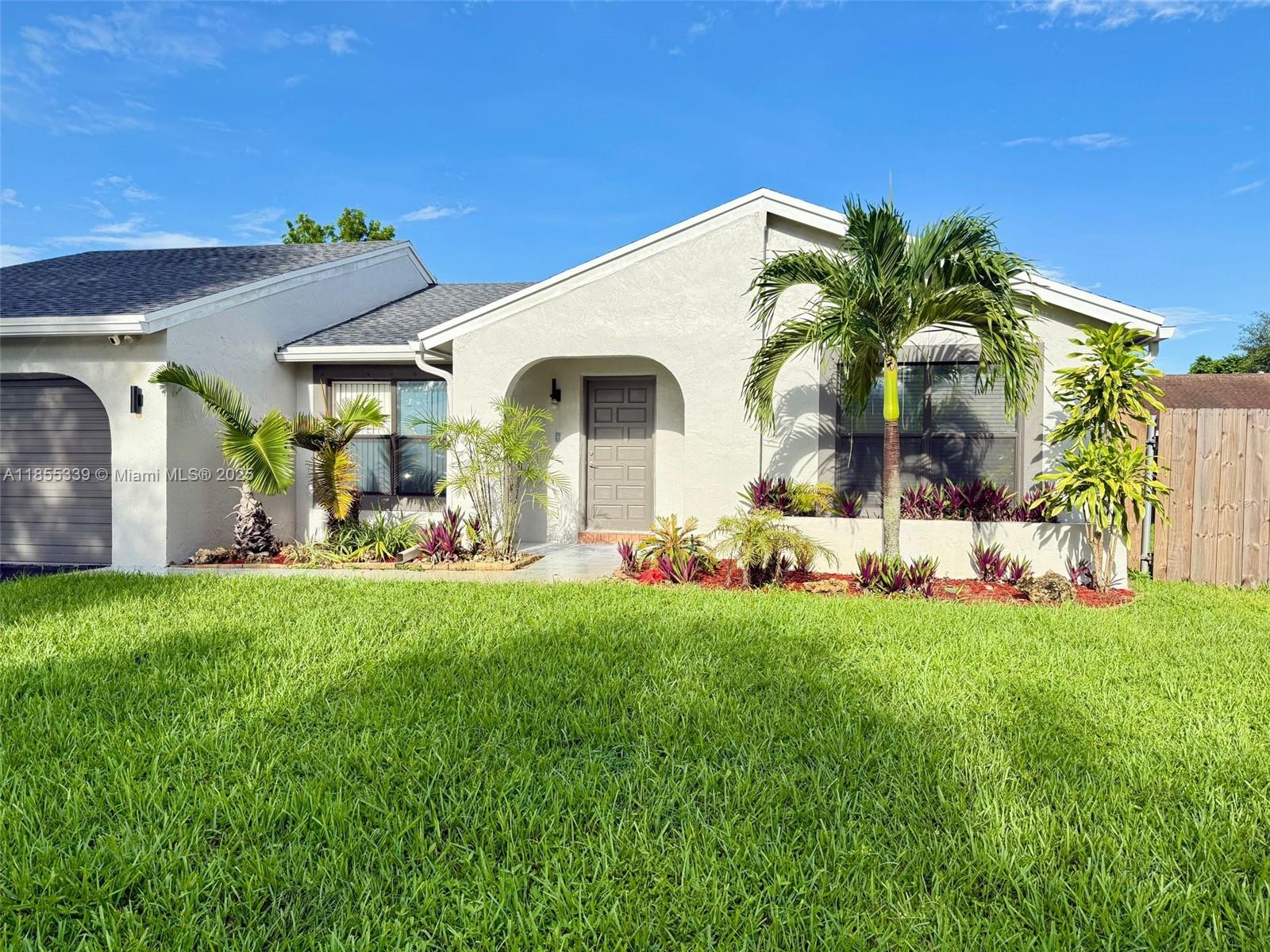 FLAMINGO GARDENS-TAMARIND - фото