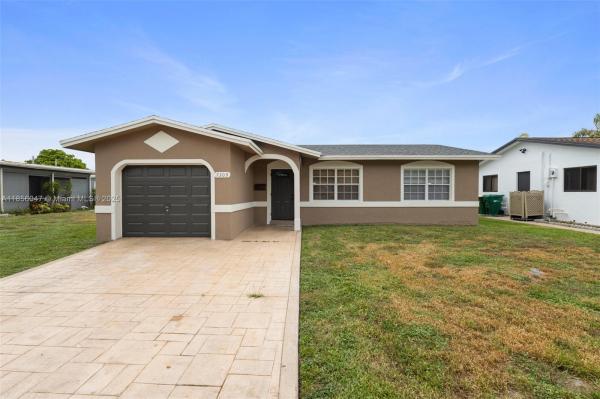 MAINLANDS OF TAMARAC LAKE