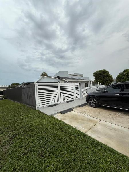 LAKES OF ACADIA UNIT 5, T