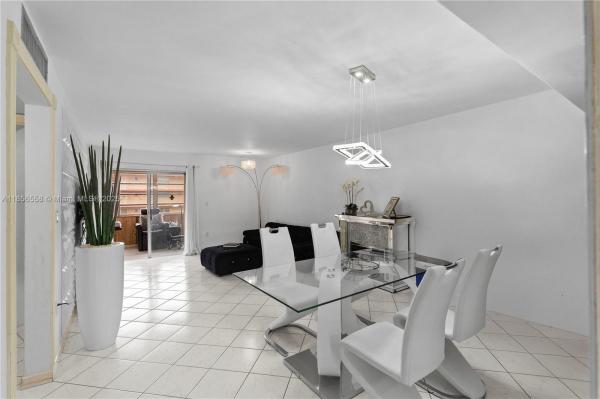 PALM-EAST GARDENS CONDO