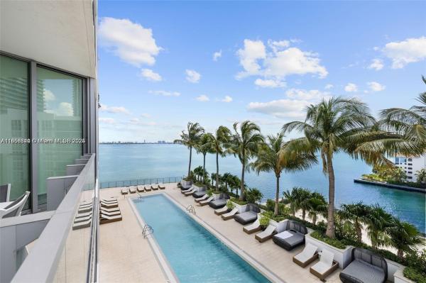 BISCAYNE BEACH CONDO