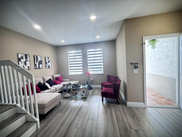 VILLAS AT NAUTICA TWO CON