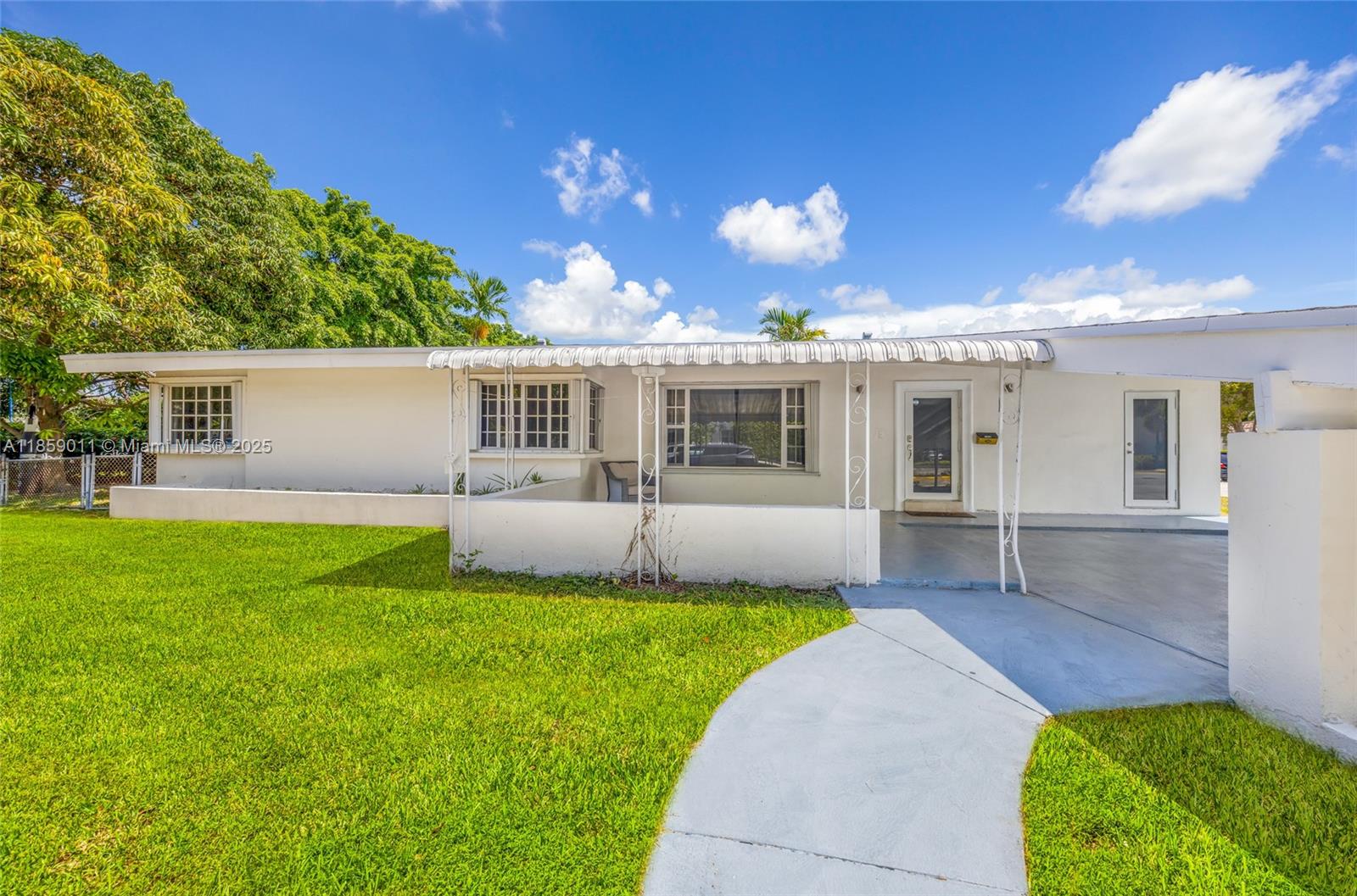 TREASURE ISLAND - фото